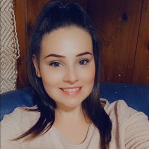 Meet your Posher, Alana